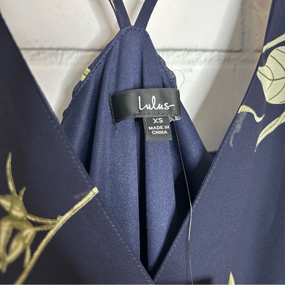 Lulu’s All Mine Navy Blue Floral Print High-Low Wrap Dress size Extra Small - Picture 5 of 7